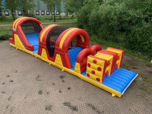 Hindernisparcours mit Hängebrücken nach Maß III