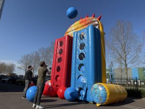 Hol Dir jetzt 'Mega Balls - am Ball bleiben!'