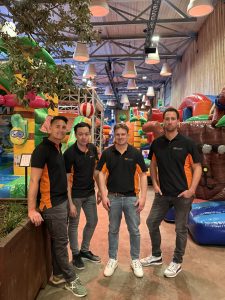 Springkussen open dag groepsfoto