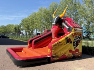 Kompakte Rutsche 'Stier'