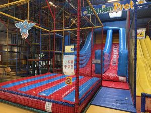 Hüpfburg Rutsche Indoorspielplatz Binnenpret