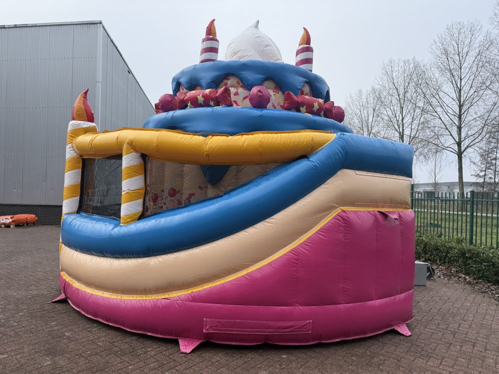 Festtagstorten-Hüpfburg mit Rutsche kaufen IV