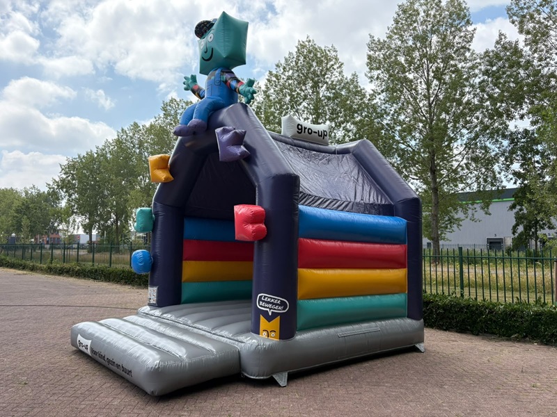 Gro-Up-Hüpfburg im individuellen Design